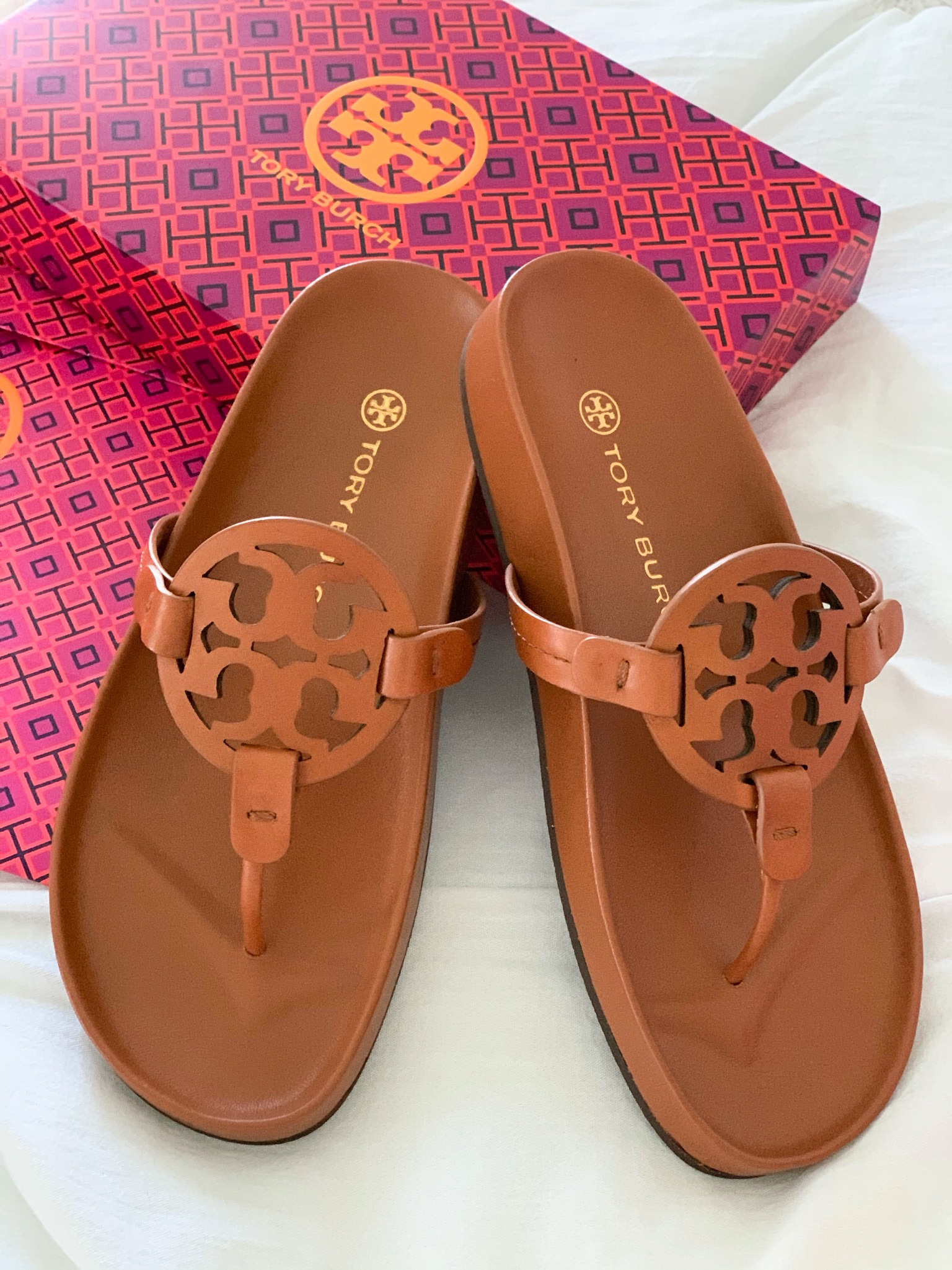 Buy the Tory Burch Black Leather Sandals US 7