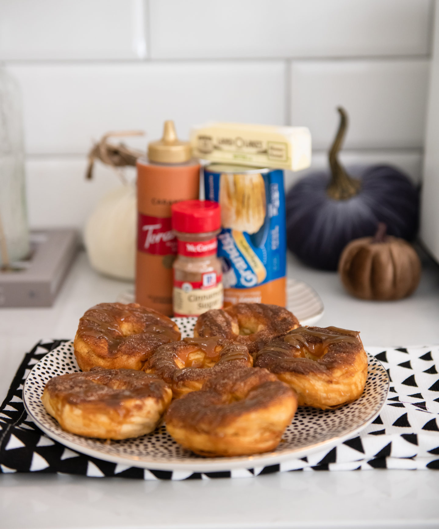 5 Minute Fall Donut Air Fryer Recipe The Double Take Girls   8F6185DC 71A5 4083 AA9A 551B36D5BE70 E1667438343648 1440x1733 